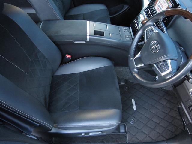 ★ルームランプ一体型フロント＆リヤパーソナルランプ★本革巻き＋木目調３本スポークステアリングホイール★本革巻き＋木目調ゲート式シフトレバー★本革巻きシフトノブ★チルト＆テレスコピックステアリング