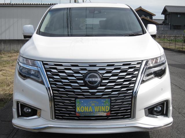 エルグランド 350ハイウェイスタープレミアム 4WD メーカーオプション全装着エマージェンシー車線逸脱防止Wサンルーフ純正10型ナビ後席ディスプレイ本革シートアラウンドビュモニタパワーバック両電ドア前後ドラレコF&RスポイラLEDイルミ寒冷地仕様(5枚目)