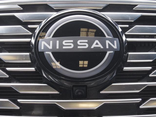 エルグランド 350ハイウェイスタープレミアム 4WD メーカーオプション全装着エマージェンシー車線逸脱防止Wサンルーフ純正10型ナビ後席ディスプレイ本革シートアラウンドビュモニタパワーバック両電ドア前後ドラレコF&RスポイラLEDイルミ寒冷地仕様(10枚目)