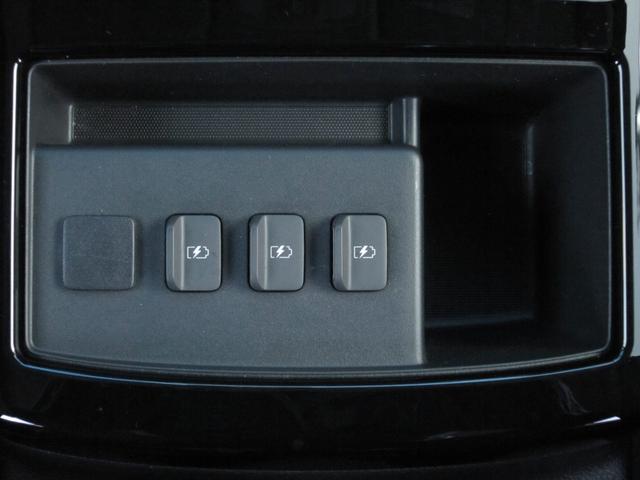 エルグランド 350ハイウェイスタープレミアム 4WD メーカーオプション全装着エマージェンシー車線逸脱防止Wサンルーフ純正10型ナビ後席ディスプレイ本革シートアラウンドビュモニタパワーバック両電ドア前後ドラレコF&RスポイラLEDイルミ寒冷地仕様(52枚目)