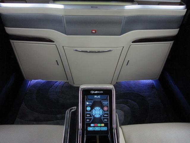 アルファード 3.5ロイヤルラウンジSP レクサスLM350キットフルパーテーション可動式調光パーテーションガラスエクストラキャビネット冷蔵庫24型リヤエンターテイメントVIPリラクゼーションシート集中コントロールタッチパネルデジタルミラー(49枚目)