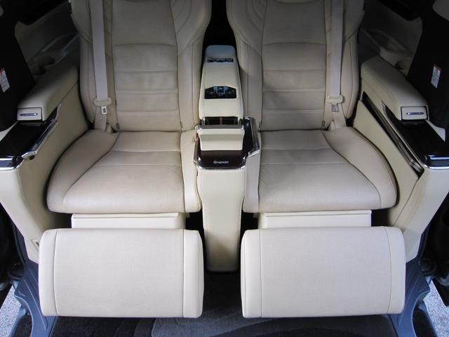 アルファード 3.5ロイヤルラウンジSP レクサスLM350キットフルパーテーション可動式調光パーテーションガラスエクストラキャビネット冷蔵庫24型リヤエンターテイメントVIPリラクゼーションシート集中コントロールタッチパネルデジタルミラー(69枚目)