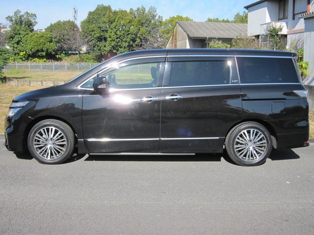 エルグランド ＶＩＰ　２列仕様車　４人乗り　後席パワーシートパッケージ　４ＷＤ　ＯＰキャビネット後席ＶＩＰ本革シートＬＥＤ電動ステップインテリジェントクルーズ踏み間違い衝突防止アシストＷサンルーフＨＤＤナビ後席エンターテイメントアラウンドビューモニタースマートルームミラー（8枚目）