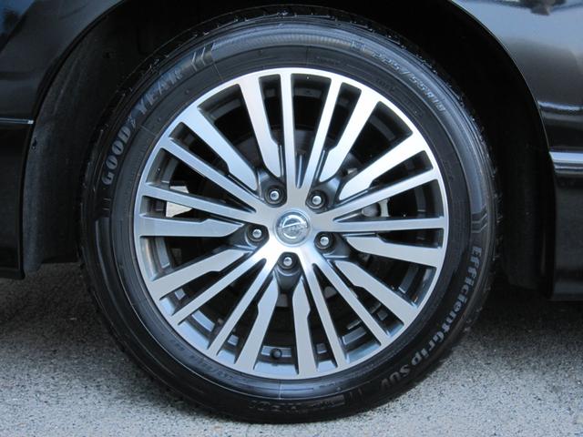 エルグランド ＶＩＰ　２列仕様車　４人乗り　後席パワーシートパッケージ　４ＷＤ　ＯＰキャビネット後席ＶＩＰ本革シートＬＥＤ電動ステップインテリジェントクルーズ踏み間違い衝突防止アシストＷサンルーフＨＤＤナビ後席エンターテイメントアラウンドビューモニタースマートルームミラー（13枚目）