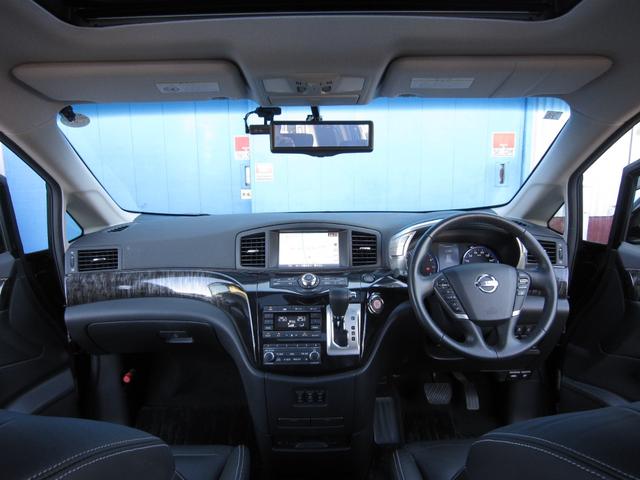 エルグランド ＶＩＰ　２列仕様車　４人乗り　後席パワーシートパッケージ　４ＷＤ　ＯＰキャビネット後席ＶＩＰ本革シートＬＥＤ電動ステップインテリジェントクルーズ踏み間違い衝突防止アシストＷサンルーフＨＤＤナビ後席エンターテイメントアラウンドビューモニタースマートルームミラー（18枚目）