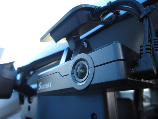 エルグランド ＶＩＰ　２列仕様車　４人乗り　後席パワーシートパッケージ　４ＷＤ　ＯＰキャビネット後席ＶＩＰ本革シートＬＥＤ電動ステップインテリジェントクルーズ踏み間違い衝突防止アシストＷサンルーフＨＤＤナビ後席エンターテイメントアラウンドビューモニタースマートルームミラー（35枚目）