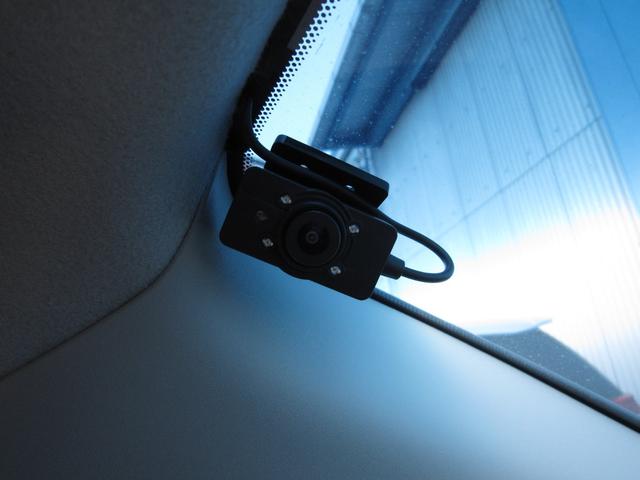 エルグランド ＶＩＰ　２列仕様車　４人乗り　後席パワーシートパッケージ　４ＷＤ　ＯＰキャビネット後席ＶＩＰ本革シートＬＥＤ電動ステップインテリジェントクルーズ踏み間違い衝突防止アシストＷサンルーフＨＤＤナビ後席エンターテイメントアラウンドビューモニタースマートルームミラー（36枚目）