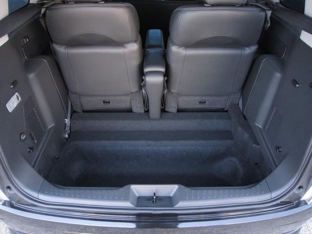 エルグランド ＶＩＰ　２列仕様車　４人乗り　後席パワーシートパッケージ　４ＷＤ　ＯＰキャビネット後席ＶＩＰ本革シートＬＥＤ電動ステップインテリジェントクルーズ踏み間違い衝突防止アシストＷサンルーフＨＤＤナビ後席エンターテイメントアラウンドビューモニタースマートルームミラー（80枚目）