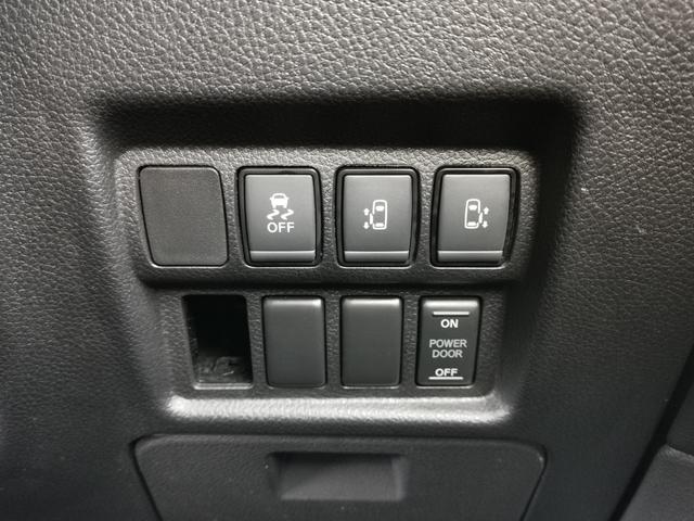 エルグランド ２５０ハイウェイスターＳ　ＬＥＤヘッドランプ　禁煙車　インテリジェントキー　クルーズコントロール　バックモニター　パワステ　リアエアコン　助手席オットマン　エアバッグ　インテリジェントセーフティ（19枚目）