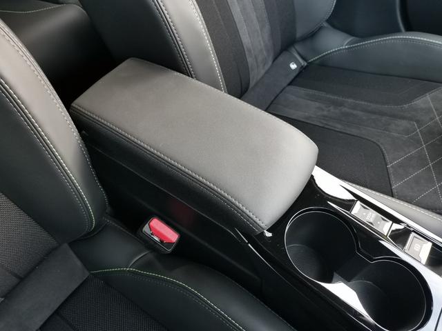 ２０８ ＧＴ　シフトスイッチ　ＣａｒＰｌａｙ　アクティブクルーズコントロール　スマートキー　オートエアコン　ＥＴＣ　ＬＥＤライト　禁煙車　アイドリングストップ　バックカメラ（26枚目）
