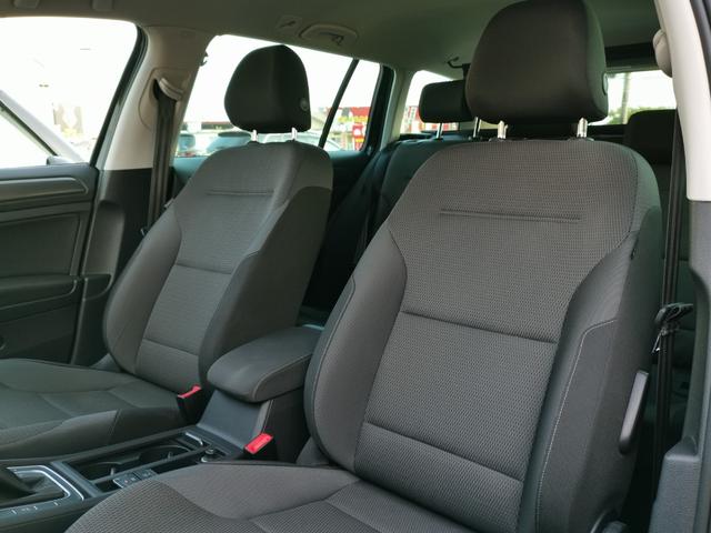 ゴルフヴァリアント ＴＳＩ　コンフォートライン　マイスター　ＣＡＲＰＬＡＹ　デジタルメーター　ＥＴＣ２．０　バックカメラ　レーンアシスト　ＬＥＤヘッド　ＥＴＣ　禁煙車　アダプティブクルーズコントロール（3枚目）