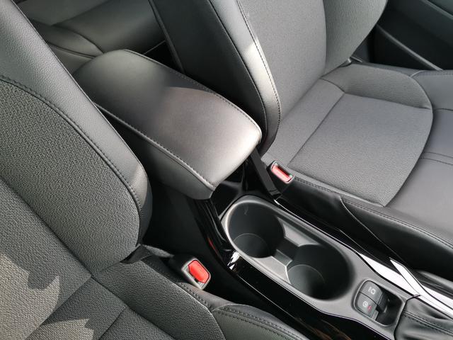カローラクロス ハイブリッド　Ｚ　ＣａｒＰｌａｙ　全方位カメラ　アダプティブクルーズコントロール　コーナーセンサー　ＥＴＣ２．０　ディスプレイオーディオ　禁煙車　シートヒーター　電動シート　電動リアゲート　ＬＥＤヘッド（28枚目）