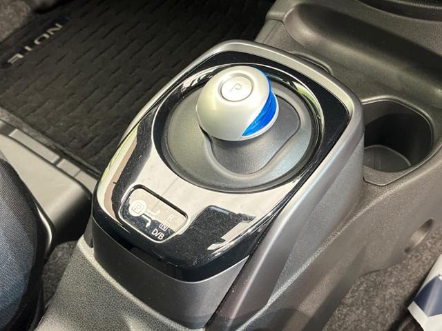 e-パワー X ブラックアロー 純正ナビ 禁煙車 エマージェンシーブレーキ クルーズコントロール バックカメラ ETC ドライブレコーダー オートエアコン プッシュスタート オートライト 電動格納ミラー バニティミラー(38枚目)