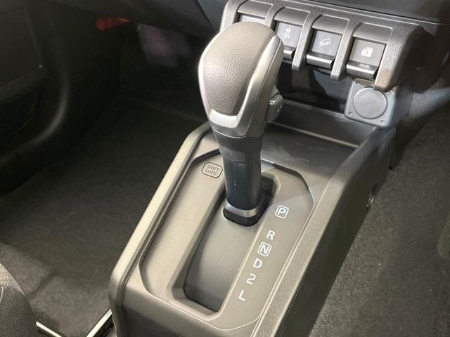 ジムニー XC 4WD 届出済未使用車 衝突軽減装置 シートヒーター コーナセンサー スマートキー LEDヘッド クルコン オートライト オートエアコン 純正16インチアルミホイール 革巻きステアリング フォグライト(30枚目)