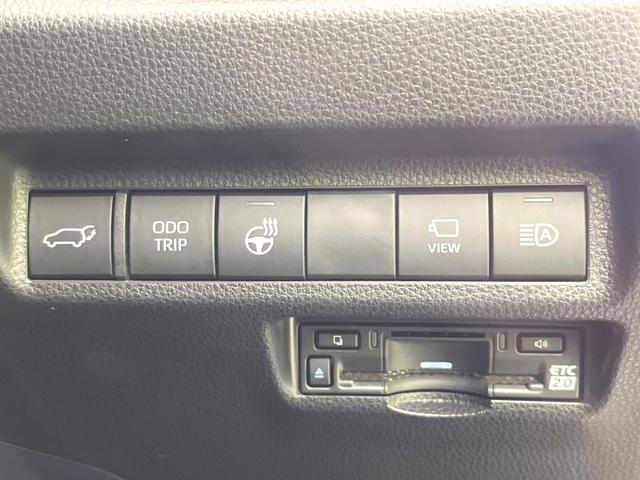 【パワーバックドア】スマートキーや運転席のボタンを押すだけでリアゲートが自動で開閉します！荷物を持っている時や、高い位置にあるバックドアを閉める際に便利な機能です♪