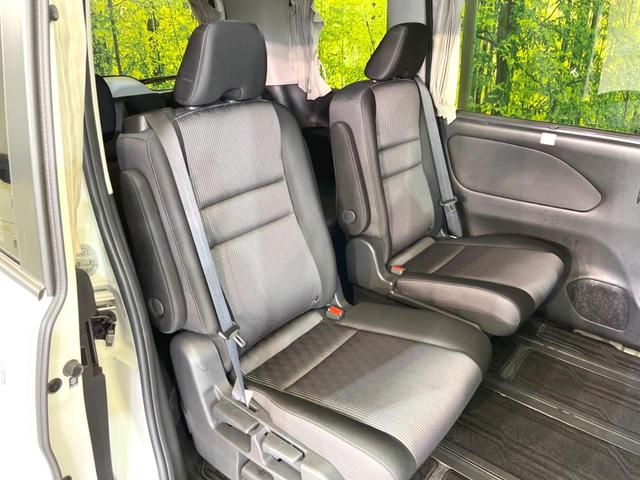 セレナ ｅ－パワー　ハイウェイスターＶ　両側電動　後席モニター　純正１０型ナビ　全周囲カメラ　プロパイロット　デジタルミラー　リアオートエアコン　ＥＴＣ　ドラレコ　オートエアコン　オートライト　電子パーキング　ＬＥＤヘッド（9枚目）