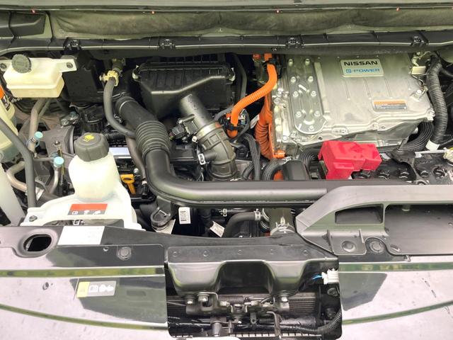 セレナ ｅ－パワー　ハイウェイスターＶ　両側電動　後席モニター　純正１０型ナビ　全周囲カメラ　プロパイロット　デジタルミラー　リアオートエアコン　ＥＴＣ　ドラレコ　オートエアコン　オートライト　電子パーキング　ＬＥＤヘッド（19枚目）