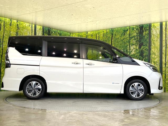 セレナ ｅ－パワー　ハイウェイスターＶ　両側電動　後席モニター　純正１０型ナビ　全周囲カメラ　プロパイロット　デジタルミラー　リアオートエアコン　ＥＴＣ　ドラレコ　オートエアコン　オートライト　電子パーキング　ＬＥＤヘッド（28枚目）