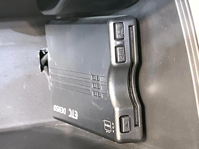 eKワゴン E e-アシスト eアシストレス シートヒーター ETC エアコン 14インチアルミホイール 横滑り防止装置 電動格納ミラー 純正オーディオ キーレス(3枚目)