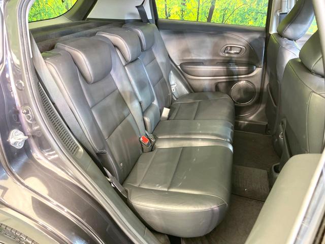 ヴェゼル ハイブリッドZ 純正8型ナビ バックカメラ 禁煙車 レザーシート ドラレコ スマートキー LEDヘッド ETC クルコン オートライト デュアルエアコン 純正17インチアルミ Bluetooth CD DVD再生(9枚目)