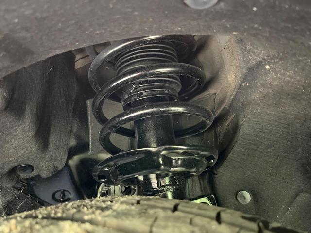 ヴェゼル ハイブリッドZ 純正8型ナビ バックカメラ 禁煙車 レザーシート ドラレコ スマートキー LEDヘッド ETC クルコン オートライト デュアルエアコン 純正17インチアルミ Bluetooth CD DVD再生(20枚目)