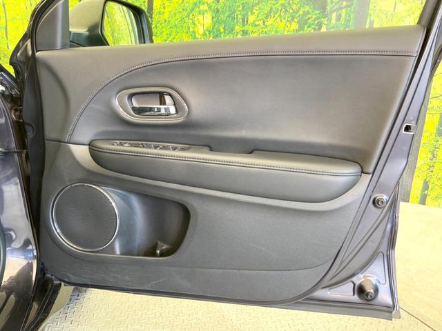 ヴェゼル ハイブリッドZ 純正8型ナビ バックカメラ 禁煙車 レザーシート ドラレコ スマートキー LEDヘッド ETC クルコン オートライト デュアルエアコン 純正17インチアルミ Bluetooth CD DVD再生(47枚目)