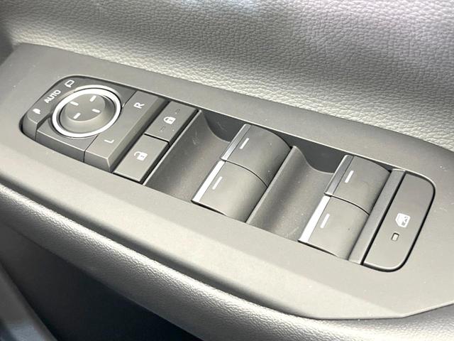 プリウス Z 全周囲カメラ 衝突軽減 100V電源 レーダークルーズ 電動リアゲート レザー調シート シートベンチレーション パワーシート コーナーセンサー スマートキー LEDヘッド ETC2.0(45枚目)