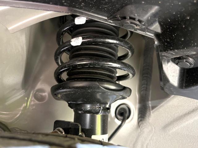 スペーシアギア ハイブリッドＸＺ　届出済未使用車　純正９型ナビ　両側電動ドア　全周囲カメラ　衝突軽減　レーダークルーズ　コーナーセンサー　スマートキー　ＬＥＤヘッド　ルーフレール　オートハイビーム　オートライト　オートエアコン（20枚目）