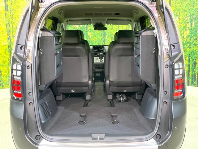 フリード e:HEVクロスター 登録済未使用車 両側電動ドア バックカメラ 衝突被害軽減システム レーダークルーズ ハーフレザーシート コーナーセンサー スマートキー LEDヘッド ルーフレール 車線逸脱警報 オートライト(11枚目)