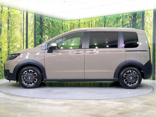 フリード e:HEVクロスター 登録済未使用車 両側電動ドア バックカメラ 衝突被害軽減システム レーダークルーズ ハーフレザーシート コーナーセンサー スマートキー LEDヘッド ルーフレール 車線逸脱警報 オートライト(23枚目)