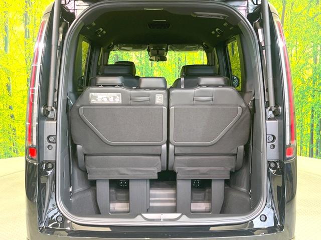 ステップワゴン e:HEVスパーダ 登録済未使用車 両側電動ドア 純正SDナビ 衝突被害軽減システム レーダークルーズ バックカメラ 電動リアゲート ハーフレザーシート コーナーセンサー LEDヘッド 車線逸脱警報 スマートキー(11枚目)