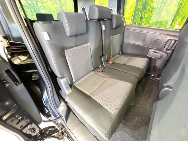 シエンタ ハイブリッドＸ　登録済未使用車　電動スライドドア　衝突被害軽減システム　レーダークルーズ　コーナーセンサー　スマートキー　ＬＥＤヘッド　オートハイビーム　オートライト　オートエアコン（9枚目）