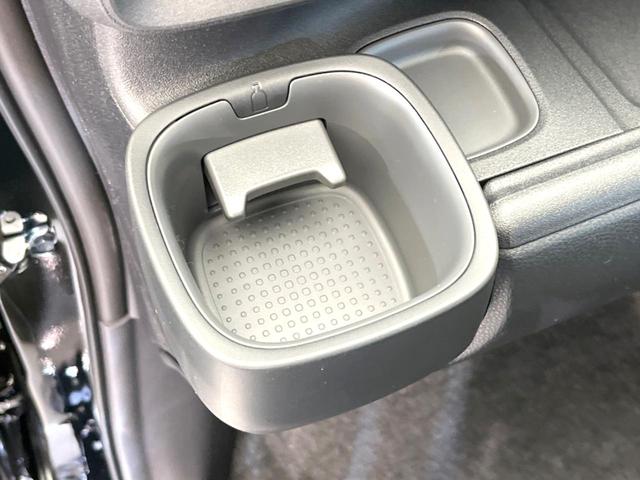 シエンタ ハイブリッドＸ　登録済未使用車　電動スライドドア　衝突被害軽減システム　レーダークルーズ　コーナーセンサー　スマートキー　ＬＥＤヘッド　オートハイビーム　オートライト　オートエアコン（34枚目）