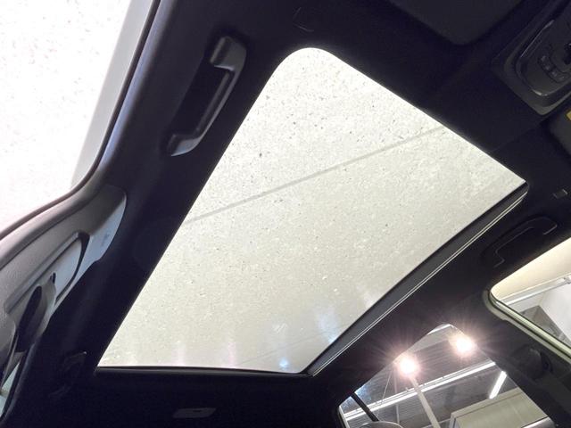 カローラクロス ハイブリッド Z パノラマルーフ 全周囲カメラ 10型ナビ付DA 衝突軽減 禁煙車 電動リアゲート ドラレコ コーナーセンサー LEDヘッド オートハイビーム オートライト デュアルエアコン Bluetooth(3枚目)