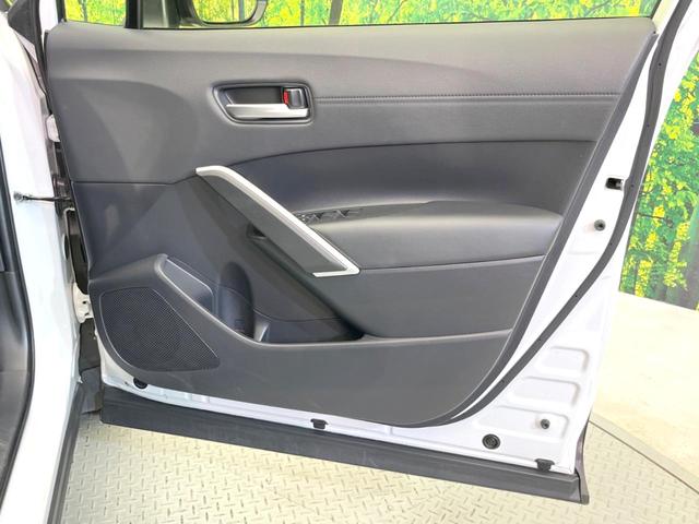 カローラクロス ハイブリッド Z パノラマルーフ 全周囲カメラ 10型ナビ付DA 衝突軽減 禁煙車 電動リアゲート ドラレコ コーナーセンサー LEDヘッド オートハイビーム オートライト デュアルエアコン Bluetooth(44枚目)