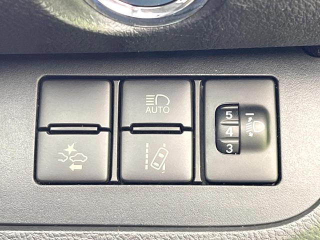 シエンタ ハイブリッドG 両側電動スライド 純正SDナビ 衝突被害軽減システム 禁煙車 スマートキー バックカメラ ビルトインETC オートライト オートハイビーム オートエアコン CD DVD再生 フルセグ(43枚目)