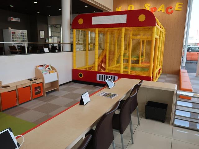 シエンタ ハイブリッドG 両側電動スライド 純正SDナビ 衝突被害軽減システム 禁煙車 スマートキー バックカメラ ビルトインETC オートライト オートハイビーム オートエアコン CD DVD再生 フルセグ(74枚目)