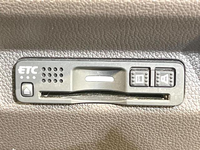 フリードハイブリッド ハイブリッド・Ｇホンダセンシング　両側電動ドア　純正９型ナビ　バックカメラ　衝突被害軽減システム　レーダークルーズ　禁煙車　ドラレコ　スマートキー　ＬＥＤヘッド　ＥＴＣ　車線逸脱警報　オートライト　オートエアコン　Ｂｌｕｅｔｏｏｔｈ（7枚目）