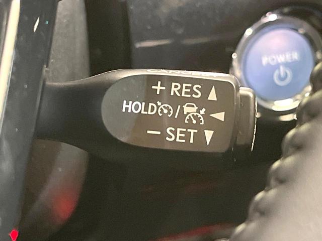 プリウス Ｓツーリングセレクション　ＴＲＤフルエアロ　ＴＲＤ１８インチＡＷ　純正８型ナビ付ＤＡ　全周囲カメラ　衝突被害軽減システム　レーダークルーズ　禁煙車　ドラレコ　コーナーセンサー　スマートキー　ＬＥＤヘッド　ビルトインＥＴＣ（6枚目）