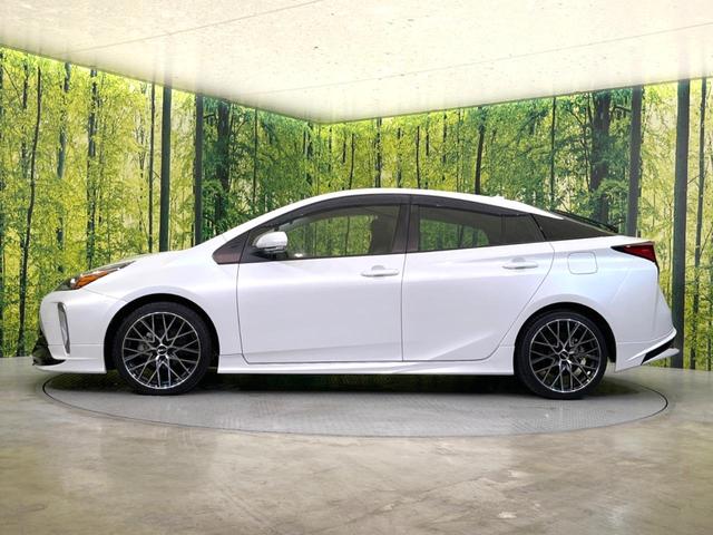 プリウス Ｓツーリングセレクション　ＴＲＤフルエアロ　ＴＲＤ１８インチＡＷ　純正８型ナビ付ＤＡ　全周囲カメラ　衝突被害軽減システム　レーダークルーズ　禁煙車　ドラレコ　コーナーセンサー　スマートキー　ＬＥＤヘッド　ビルトインＥＴＣ（25枚目）