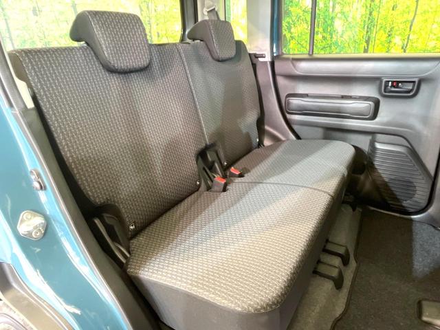 後部座席も気になるようなキズ・汚れやへたり等、大きなダメージはなく、良好な状態です。