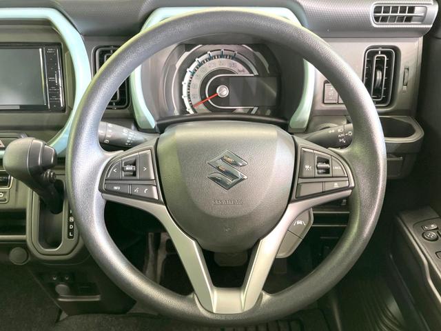 インテリアに合わせたデザインのステアリングは、運転される方のことも考え、運転しやすい形状、大きさです。是非一度、実際に触ってお確かめください。