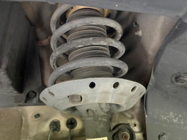 フィット シーズ　ファインスタイル　純正ナビ　バックカメラ　禁煙車　スマートキー　ＨＩＤヘッド　ビルトインＥＴＣ　オートライト　オートエアコン　Ｂｌｕｅｔｏｏｔｈ　ＣＤ　ＤＶＤ再生　フルセグＴＶ　純正革巻きステアリング（20枚目）