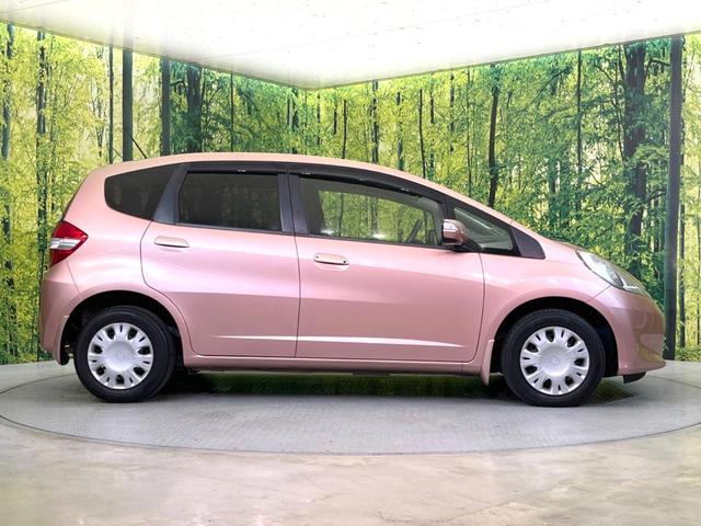 フィット シーズ　ファインスタイル　純正ナビ　バックカメラ　禁煙車　スマートキー　ＨＩＤヘッド　ビルトインＥＴＣ　オートライト　オートエアコン　Ｂｌｕｅｔｏｏｔｈ　ＣＤ　ＤＶＤ再生　フルセグＴＶ　純正革巻きステアリング（26枚目）