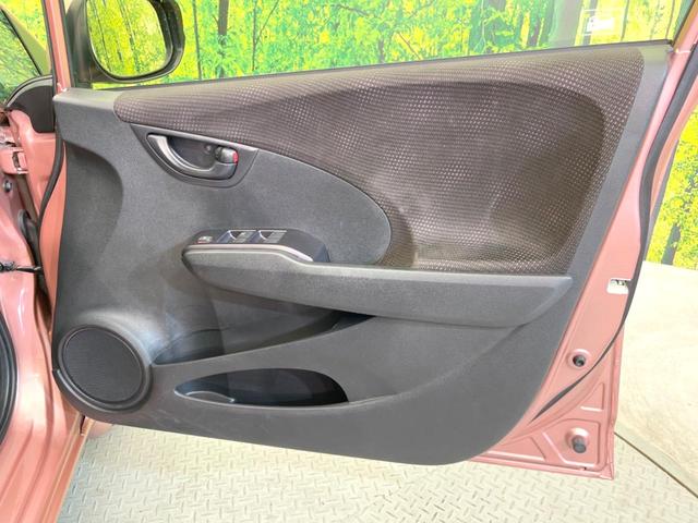 フィット シーズ　ファインスタイル　純正ナビ　バックカメラ　禁煙車　スマートキー　ＨＩＤヘッド　ビルトインＥＴＣ　オートライト　オートエアコン　Ｂｌｕｅｔｏｏｔｈ　ＣＤ　ＤＶＤ再生　フルセグＴＶ　純正革巻きステアリング（43枚目）