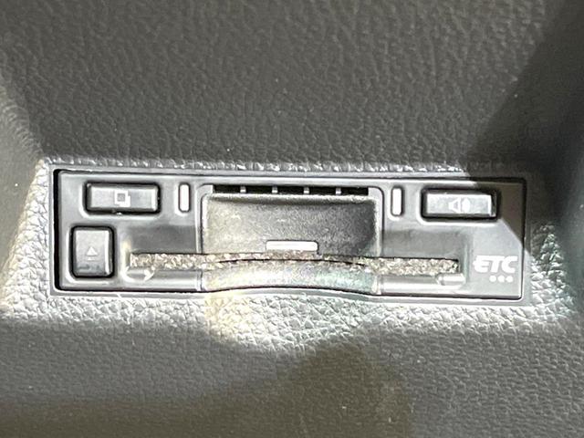 ヤリスクロス Ｘ　８型ディスプレイオーディオ　バックカメラ　衝突被害軽減システム　レーダークルーズ　禁煙車　コーナーセンサー　スマートキー　ビルトインＥＴＣ　オートハイビーム　Ｂｌｕｅｔｏｏｔｈ　フルセグ（7枚目）