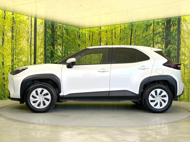 ヤリスクロス Ｘ　８型ディスプレイオーディオ　バックカメラ　衝突被害軽減システム　レーダークルーズ　禁煙車　コーナーセンサー　スマートキー　ビルトインＥＴＣ　オートハイビーム　Ｂｌｕｅｔｏｏｔｈ　フルセグ（49枚目）