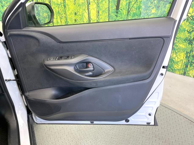 ヤリスクロス Ｘ　８型ディスプレイオーディオ　バックカメラ　衝突被害軽減システム　レーダークルーズ　禁煙車　コーナーセンサー　スマートキー　ビルトインＥＴＣ　オートハイビーム　Ｂｌｕｅｔｏｏｔｈ　フルセグ（55枚目）