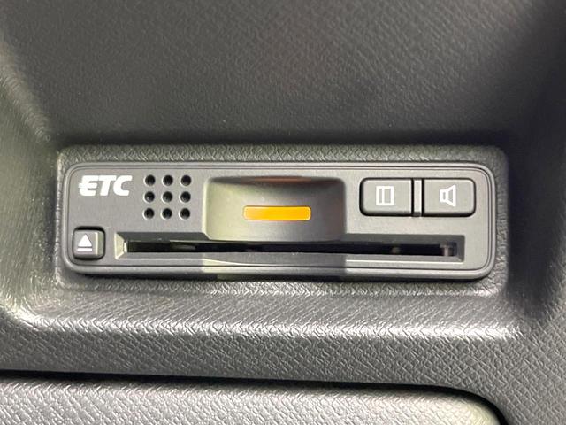 ステップワゴンスパーダ Z 純正9型ナビ 後席モニター 両側電動スライドドア バックカメラ 衝突軽減 禁煙車 コーナーセンサー スマートキー HIDヘッド ビルトインETC 純正16インチアルミ 車線逸脱警報 オートライト(7枚目)