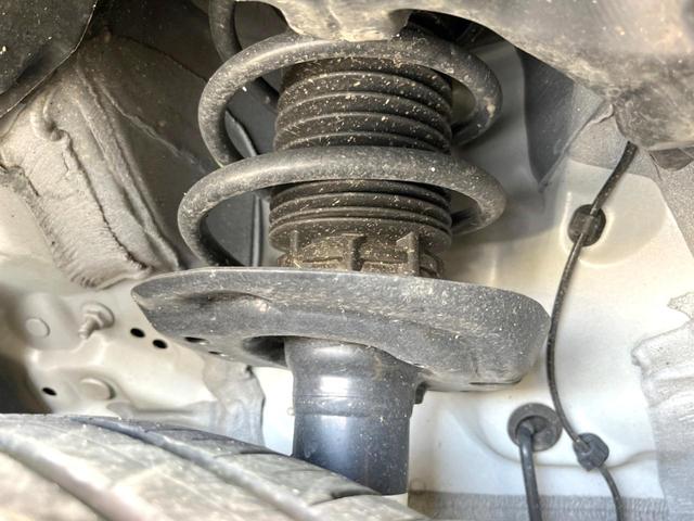 ヤリスクロス Ｚ　８型ディスプレイオーディオ　全周囲カメラ　衝突被害軽減システム　レーダークルーズ　禁煙車　ハーフレザーシート　パワーシート　ドラレコ　コーナーセンサー　スマートキー　ＬＥＤヘッド　ビルトインＥＴＣ（20枚目）